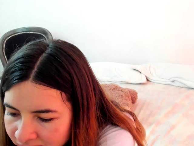 LaraCat1 streaming now