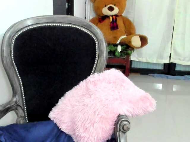 LaraCat1's BongaCams show and profile