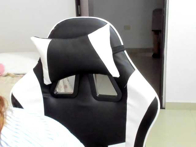 le modèle LaraCat1 est en webcam porno dans un show sur le site bongacams, il possède les tags suivants: Latino/Hispanic,Redhead,Shaved