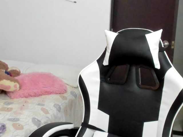 LaraCat1's BongaCams show and profile
