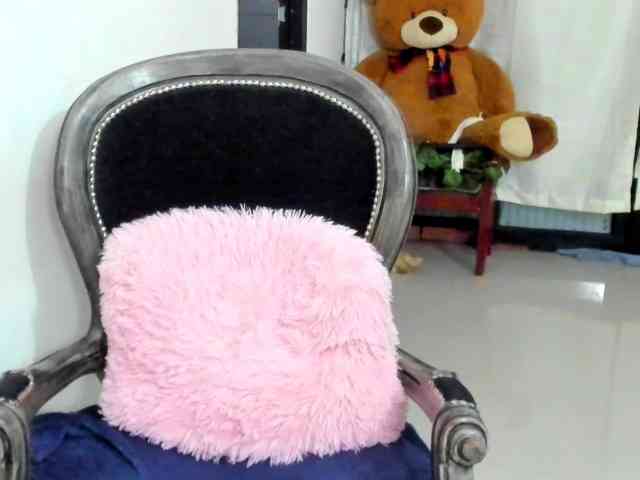 LaraCat1 Live Webcam on BongaCams