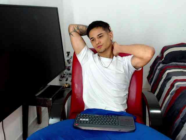 alex-mojica17 alex-mojica17