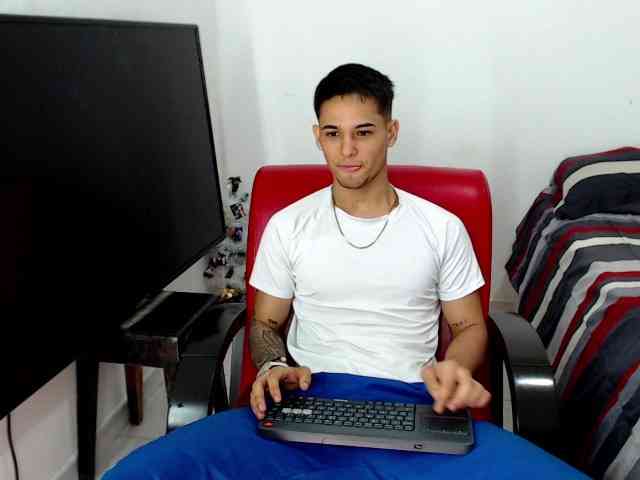 alex-mojica17 alex-mojica17