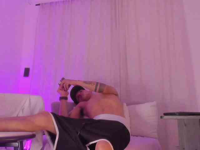 king-of-heavens- Live Webcam on BongaCams