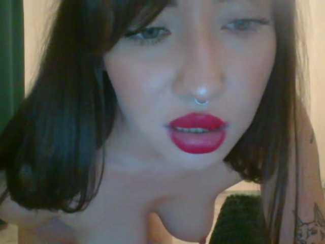 le modèle LexiOrgasm est en webcam porno dans un show sur le site bongacams, il possède les tags suivants: White/Caucasian,Brunette,Shaved