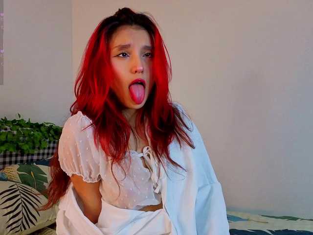 Linaage's BongaCams show and profile