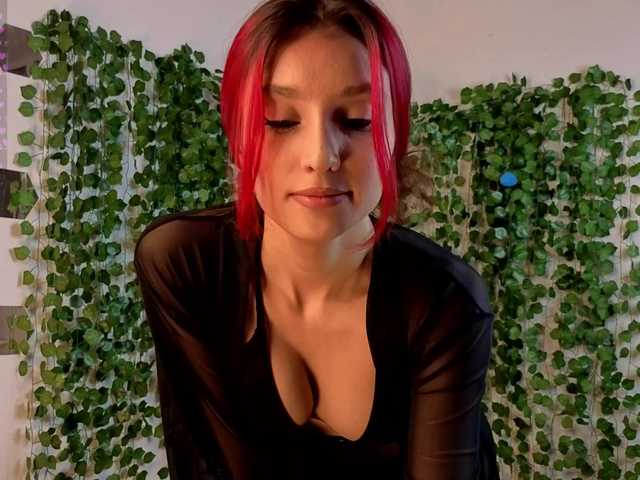 Linaage's BongaCams show and profile