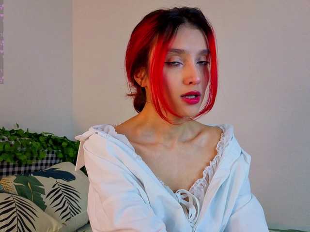Linaage's BongaCams show and profile
