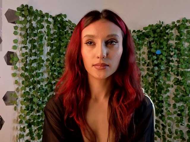 Linaage's BongaCams show and profile