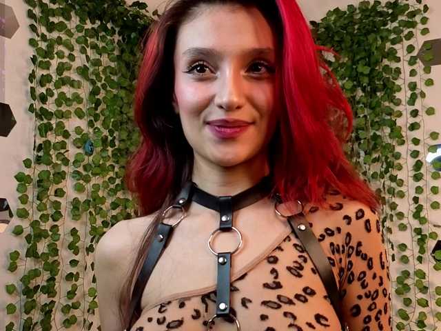 Linaage's BongaCams show and profile