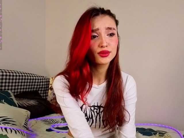 Linaage's BongaCams show and profile