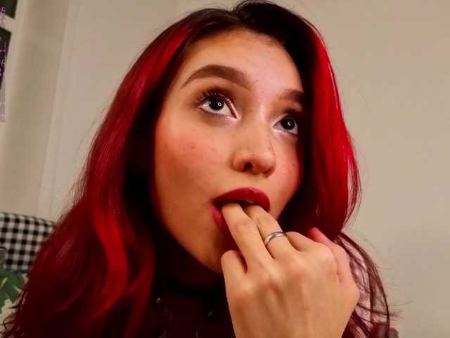 Linaage's BongaCams show and profile