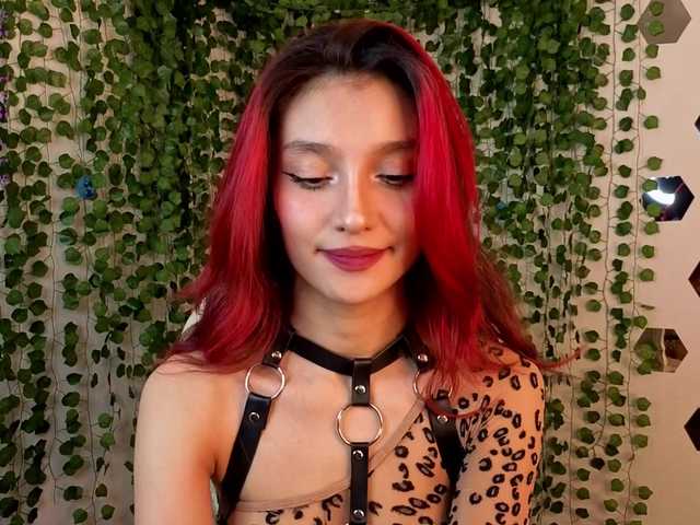 Linaage's BongaCams show and profile