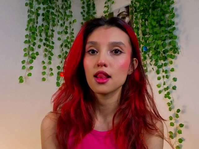 Linaage's BongaCams show and profile