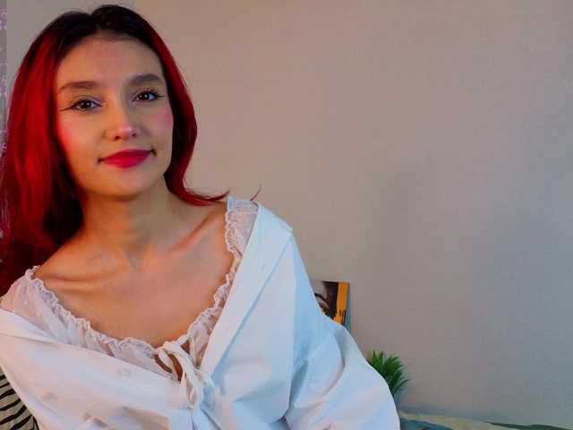 Linaage's BongaCams show and profile
