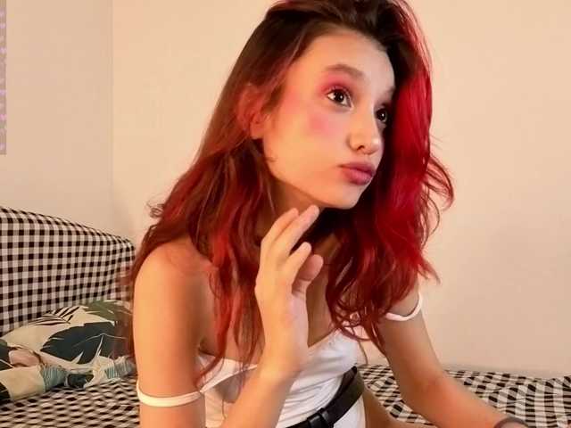 Linaage's BongaCams show and profile