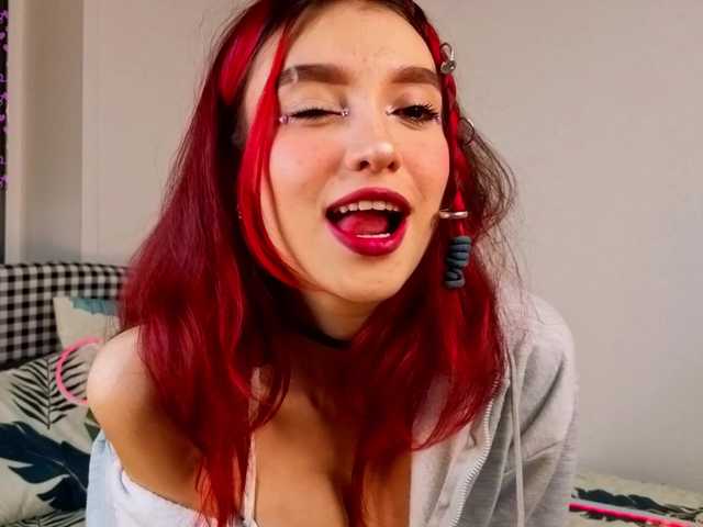 Linaage's BongaCams show and profile