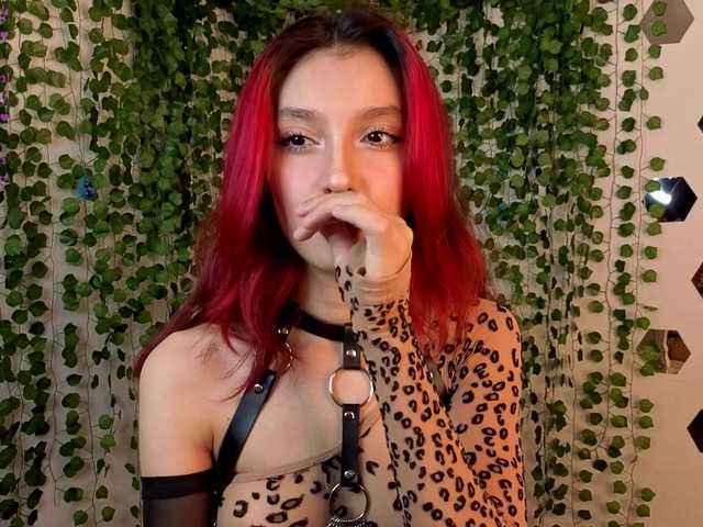 Linaage's BongaCams show and profile