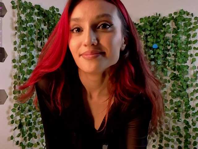 le modèle Linaage est en webcam porno dans un show sur le site bongacams, il possède les tags suivants: Latino/Hispanic,Redhead,Shaved