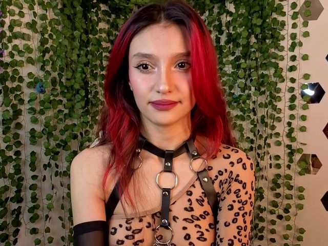 Linaage's BongaCams show and profile