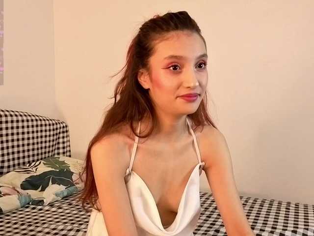 Linaage's BongaCams show and profile