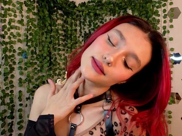 Linaage's BongaCams show and profile