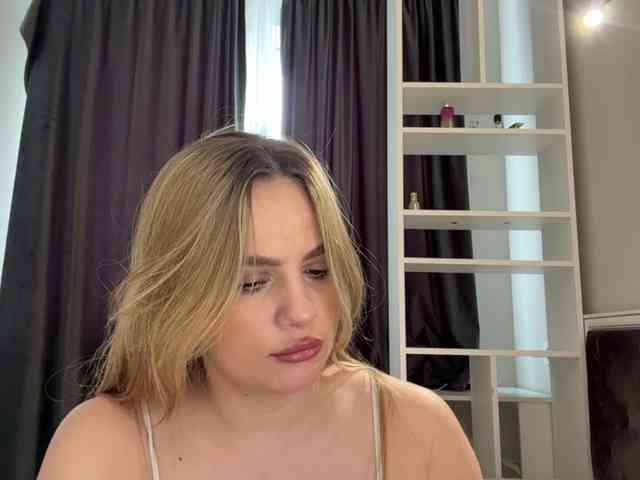 ZoilaSpadafore Live Webcam on BongaCams