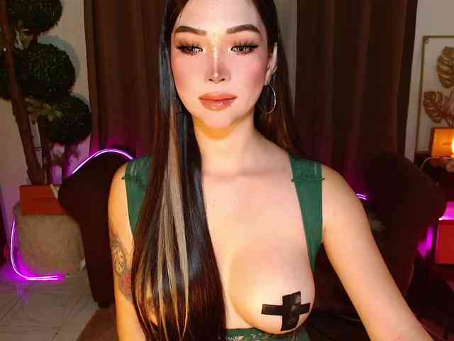 MouthWateringAye... Live Webcam on BongaCams