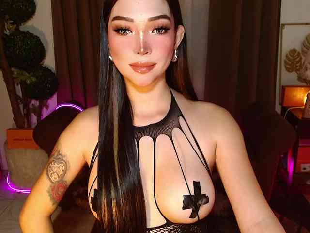 MouthWateringAye... Live Webcam on BongaCams