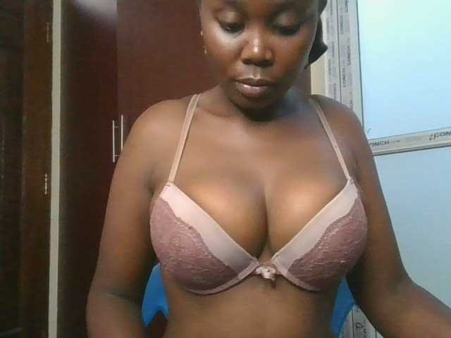 VarlKay's BongaCams show and profile