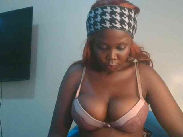 VarlKay Live Webcam on BongaCams