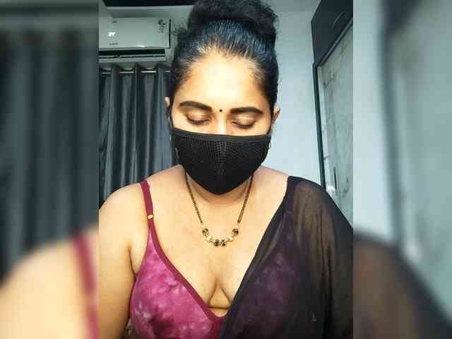 Ruthikasweety90 webcam