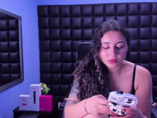 tinylove's BongaCams show and profile