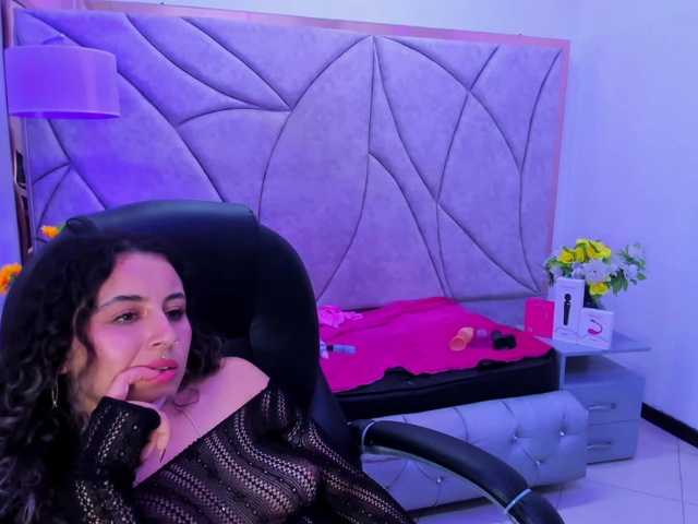 tinylove's BongaCams show and profile