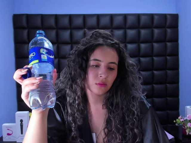 tinylove's BongaCams show and profile