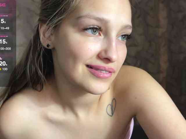 honey-cute Live Webcam on BongaCams