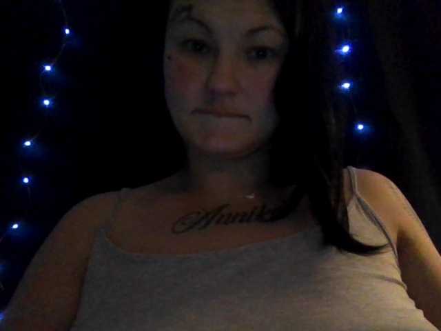 toxicnikki's BongaCams show and profile