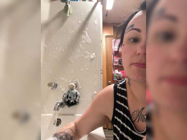 toxicnikki's BongaCams show and profile