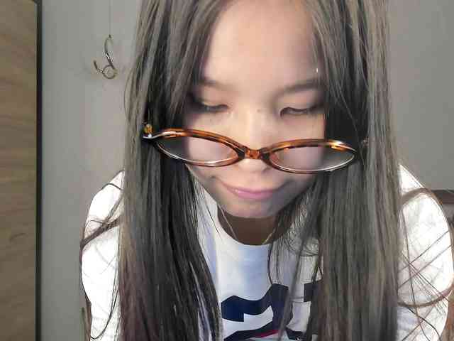 amiya-cute Live Webcam on BongaCams