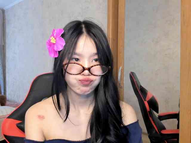 amiya-cute Live Webcam on BongaCams