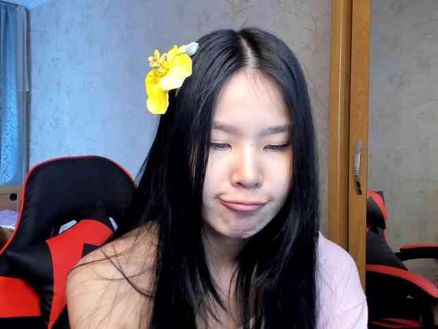 amiya-cute Live Webcam on BongaCams