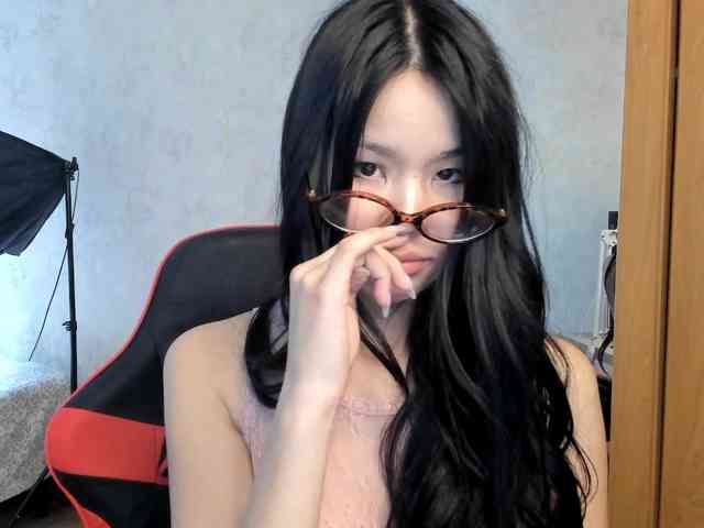 amiya-cute Live Webcam on BongaCams