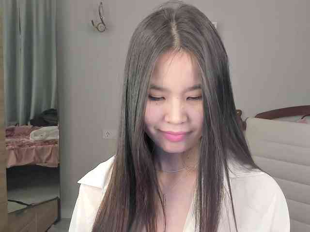 amiya-cute Live Webcam on BongaCams