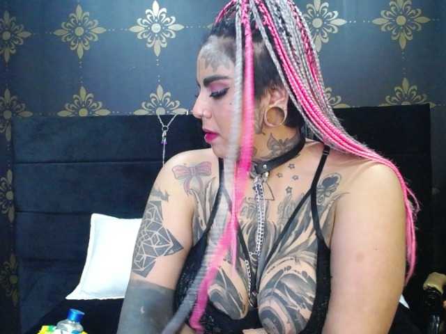 Eli-spank's BongaCams show and profile