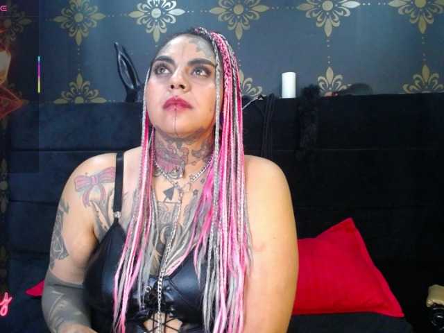 Eli-spank's BongaCams show and profile