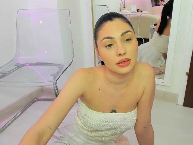 Baby-Ava's BongaCams show and profile