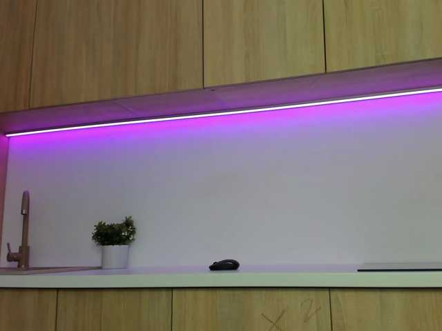 Baby-Ava's BongaCams show and profile