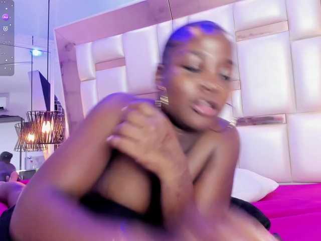 IrisHerrera's BongaCams show and profile