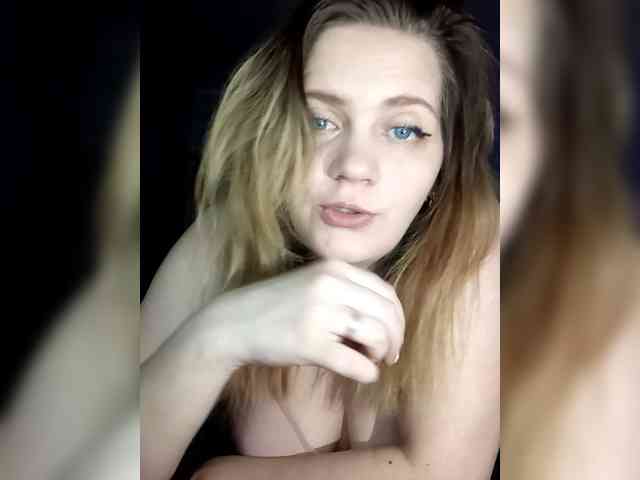 ScarletMoon-666 webcam