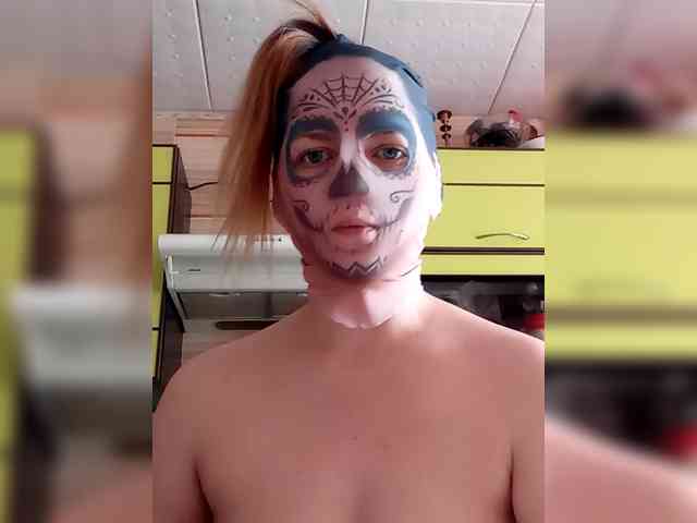 ScarletMoon-666 webcam